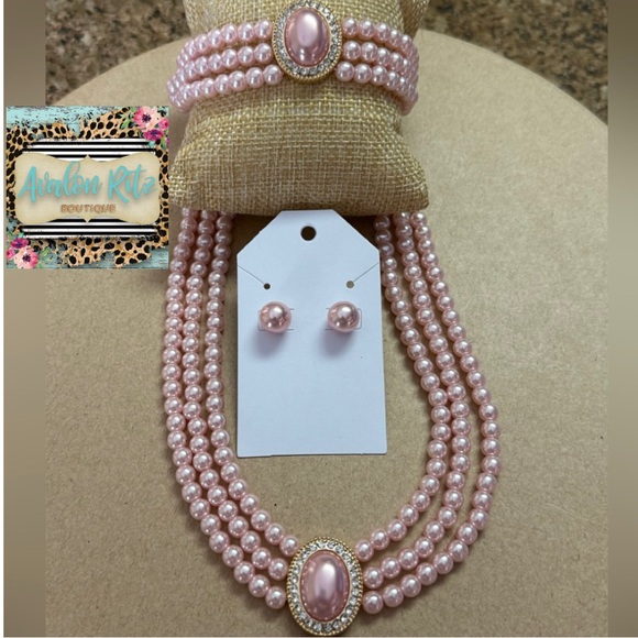Jewelry - Elegant Pink Pearl Rhinestone Jewelry Set NEW